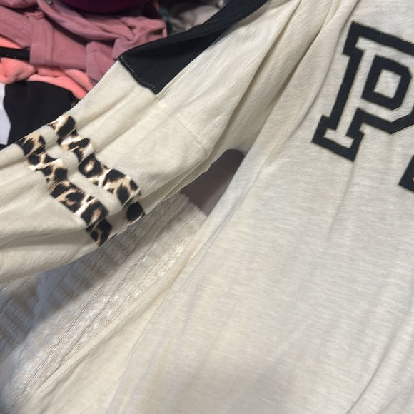 VS PINK ivory, black, leopard, & gold long sleeve lightweight Tee. Oversized. - Picture 2 of 4